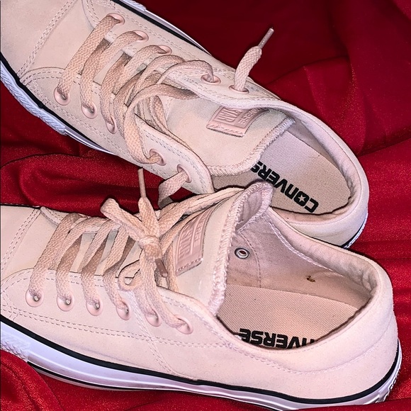 Converses - Picture 2 of 5